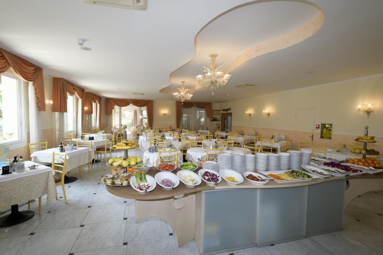 Hotel Mondial Cervia Exteriér fotografie