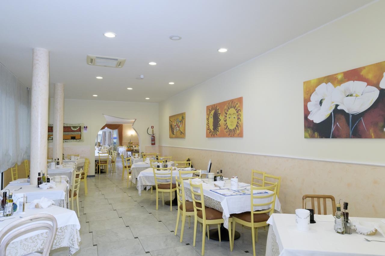 Hotel Mondial Cervia Exteriér fotografie
